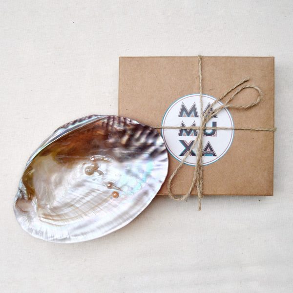 Makabe -Pearl- Seashell Incense Holder